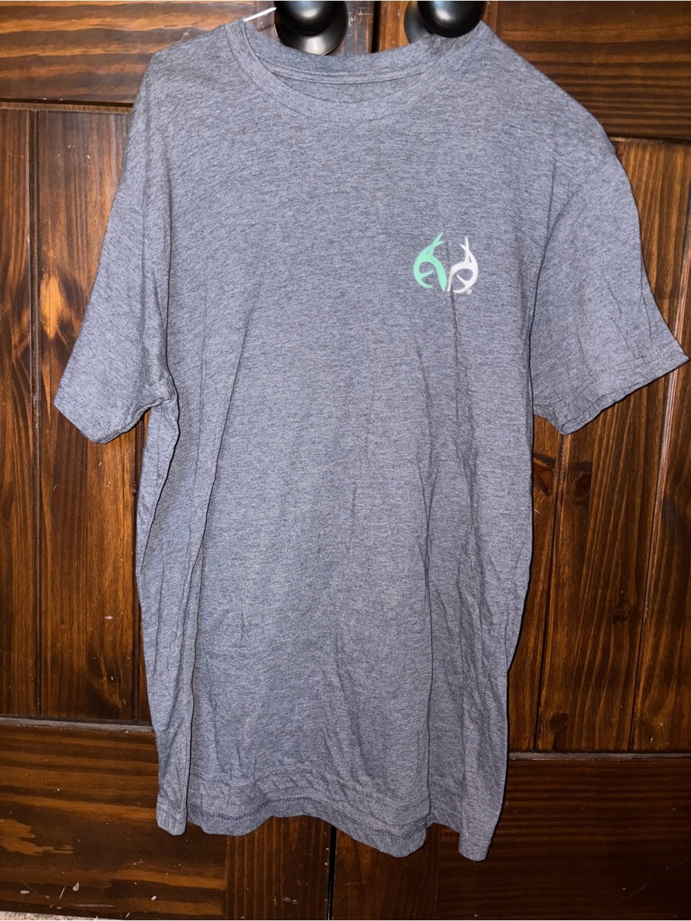 Womens Gray Realtree Crewneck Short-Sleeve T-Shirt with Small Logo